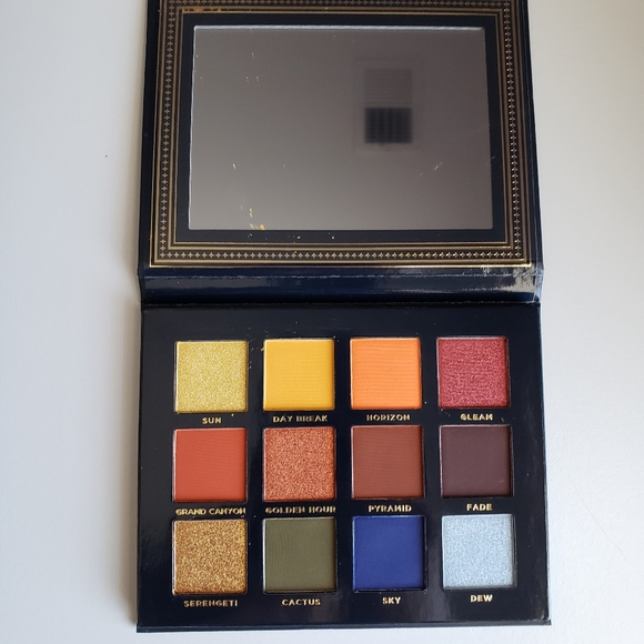 Ace Beautè Vintage Dawn Eyeshadow Palette - Picture 3 of 9